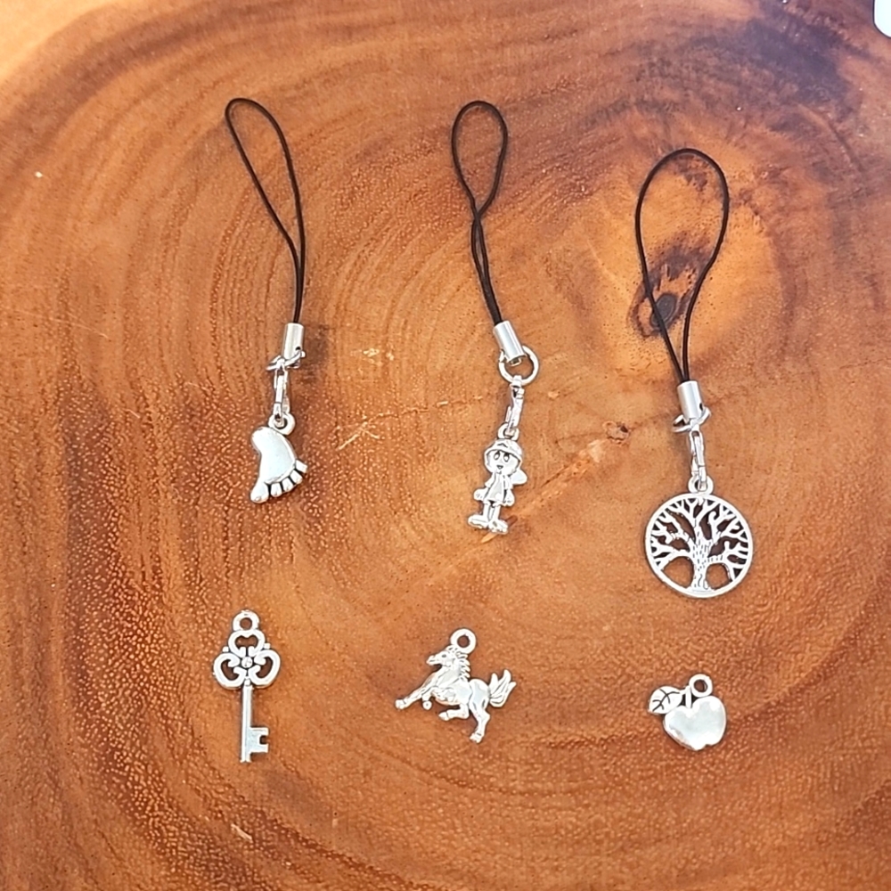 CELLPHONE ACCESSORIES/ NWOT